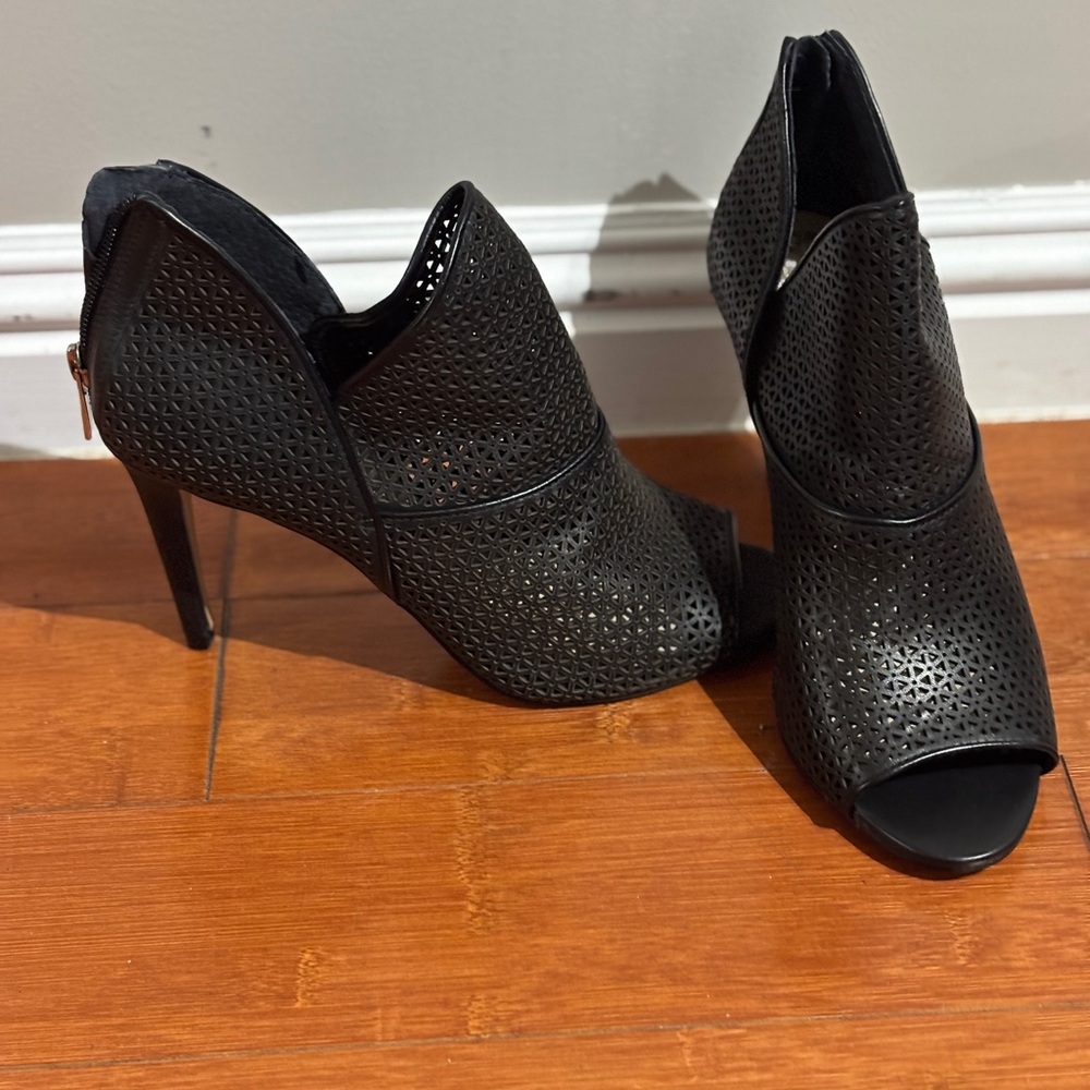 Steve Madden Zeena Black Leather Laser-cut Stiletto Peep-toe Ankle Bootie 8